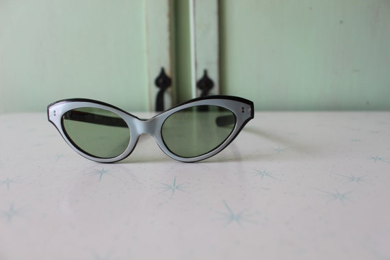 1950s 1960s Winged Cat Eye Sunglasses..vintage ey… - image 3