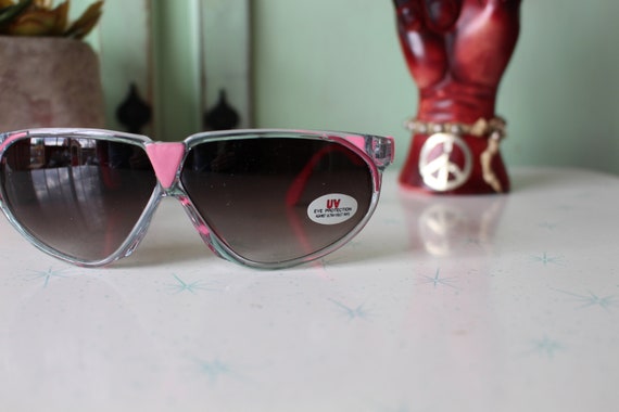 SALE/// Vintage PINK Mod Taiwan ROC 1970s 80s Sun… - image 3