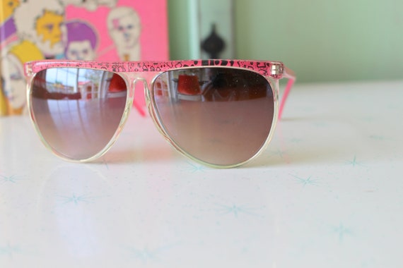 Vintage 1980s MOD GIRL Sunglasses....fancy. big l… - image 1