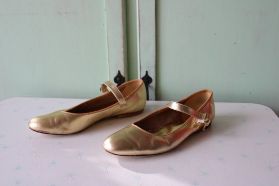 1960s Golden LEATHER Ballerina Shoes......size 5.… - image 4