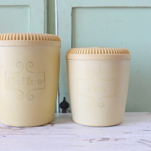 1970s TEA and COFFEE Canisters Set...set of 2. 1960s home. 1970s home. vintage home. retro housewares. baking. cooking. kitchen. kitsch