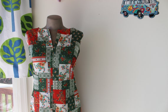 1970s PATCHWORK Green Floral Dress....size small … - image 4