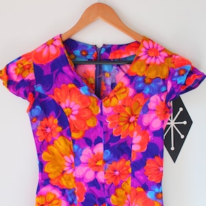 1960s Floral Mini Dress: Vintage Mod Girl Style, XS/Small