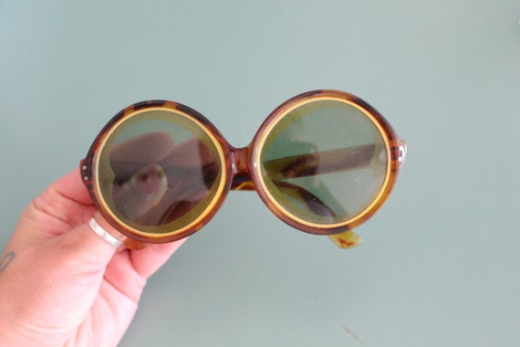 1960s Round Chic SUNGLASSES....mod. 1970s. oversi… - image 5