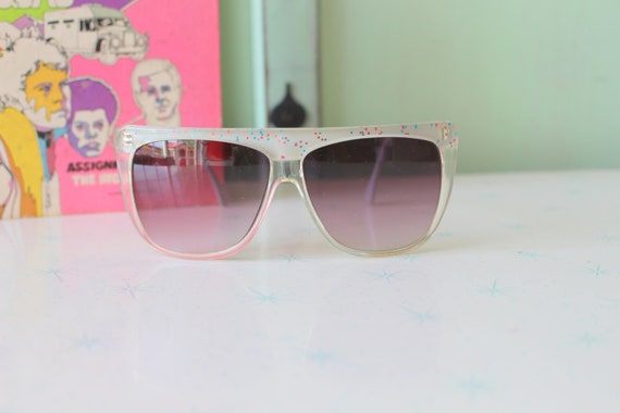 Vintage 1980s MOD GIRL Sunglasses....fancy. big l… - image 1