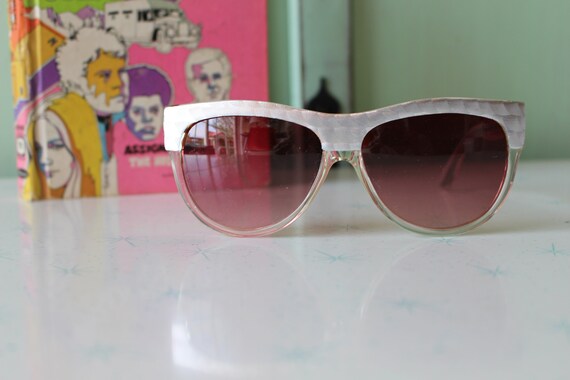 Vintage MOD Twiggy Sunglasses...rare. womens. jac… - image 3