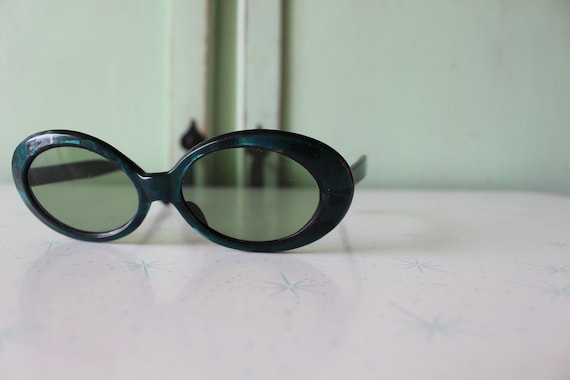 TRUE VINTAGE 1960s Atomic Retro Sunglasses...eyew… - image 4