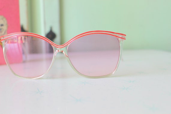 Vintage Taiwan ROC Sunglasses...rare. womens eyew… - image 1