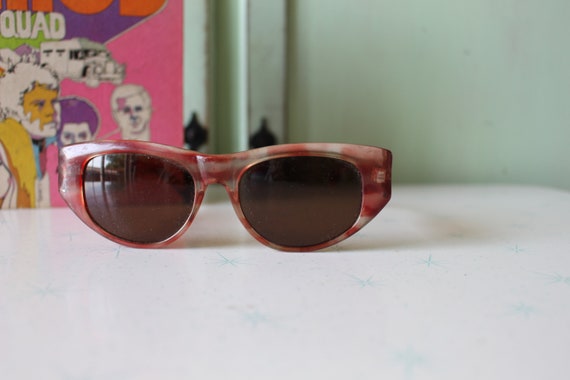 1970s TWIGGY MOD Sunglasses..... rare. twiggy. wo… - image 2