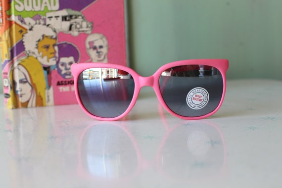 Vintage PINK Mod Taiwan ROC 1970s 1980s Sunglasse… - image 2