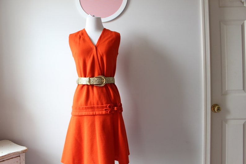 Vintage GROOVY 1970s Dress.....medium large womens.....orange. retro dress. 60s dress. 70s dress. mid century. groovy. vneck. waitress image 3