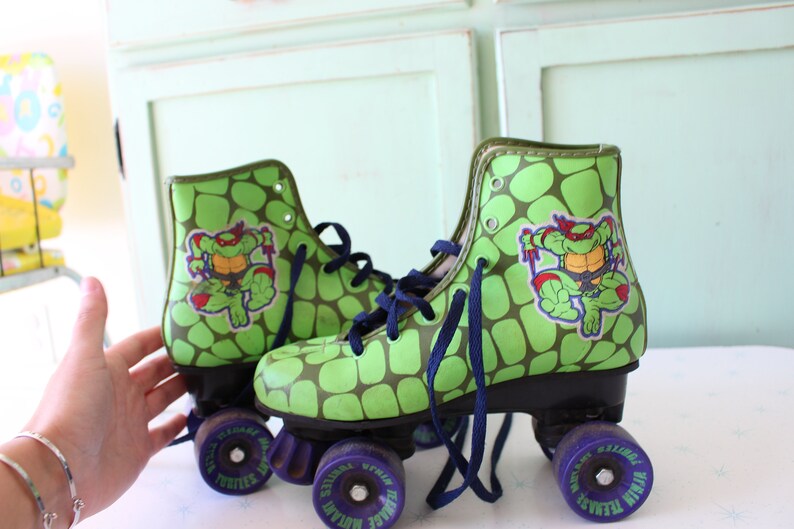 retro skates kitsch roller derby roller skates pacer kids retro rink master skating children 90s Vintage NINJA TURTLE SKATES...rad
