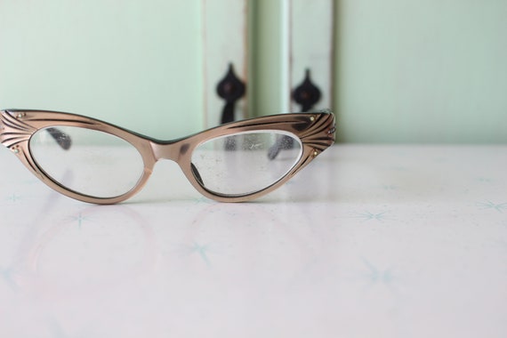 1950s Winged Cat Eye Glasses: Vintage Bronze Eyew… - image 3