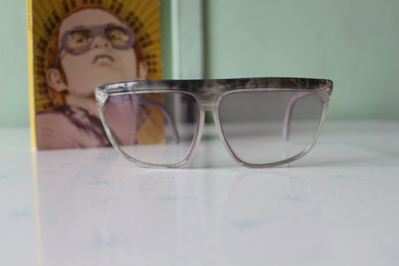 Vintage Taiwan ROC Sunglasses...rare. womens eyew… - image 2