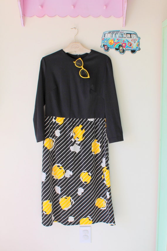1970s BLACK FLORAL Dream Dress..size small/ medium