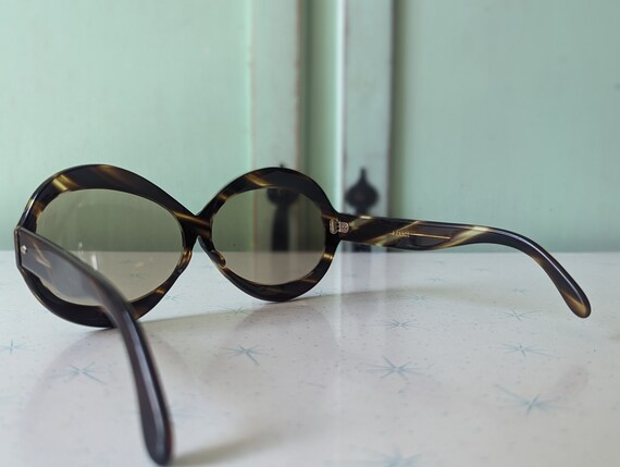 Vintage 1960s 1970s Groovy Sunglasses....dapper. … - image 3