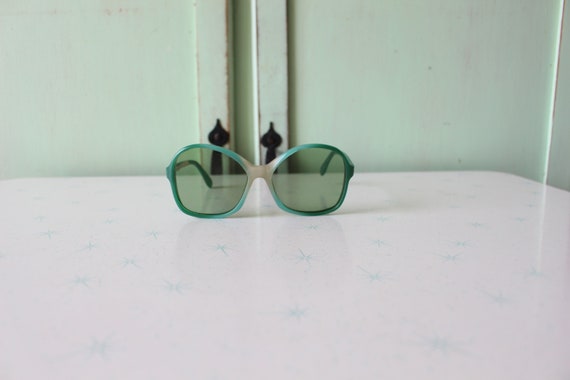 Vintage 60s 70s sunglasses - Gem