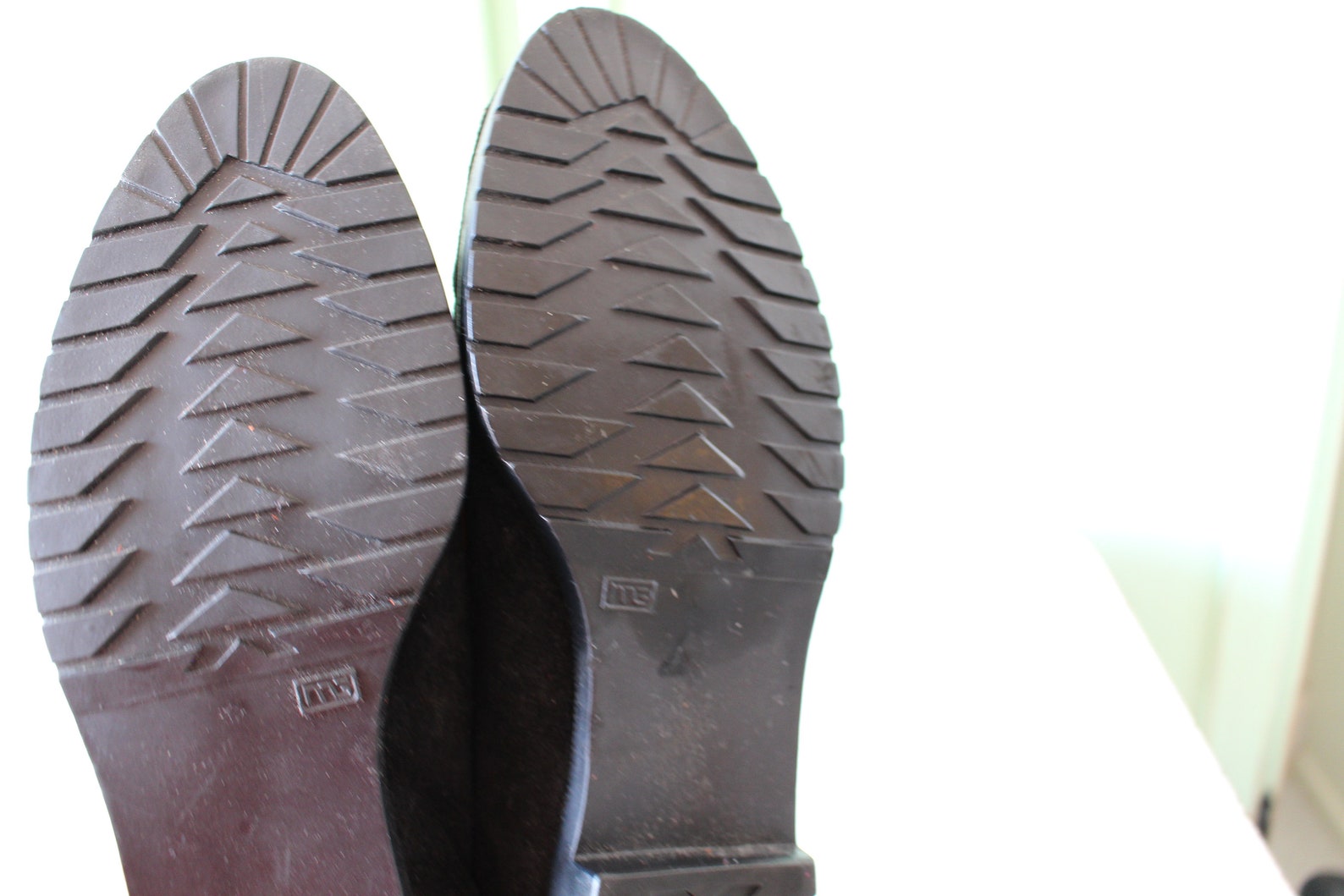 vintage designer suede flats....size 7 womens...shoes. retro. mod. designer. suede. black. ballet flats. 1980s flats. oxfords. p vintage designer suede flats....size 7 womens...shoes. retro. mod. designer. suede. black. ballet flats. 1980s flats. oxfords. p