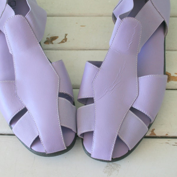 Vintage PURPLE LEATHER Sandals...size 12 womens....sandals. flats. closed toed. shoes. leather. purple. pastel. spring. boho. hippie. retro