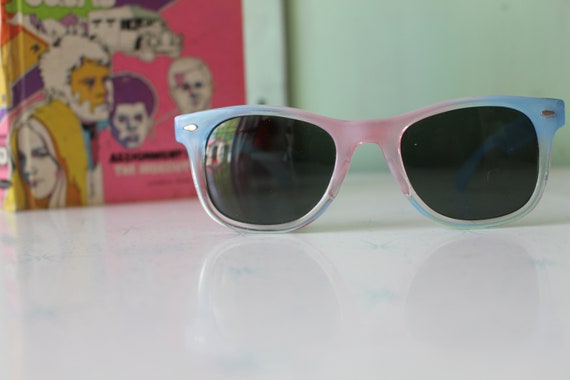 1980s Vintage Taiwan ROC Sunglasses...rare. merma… - image 2