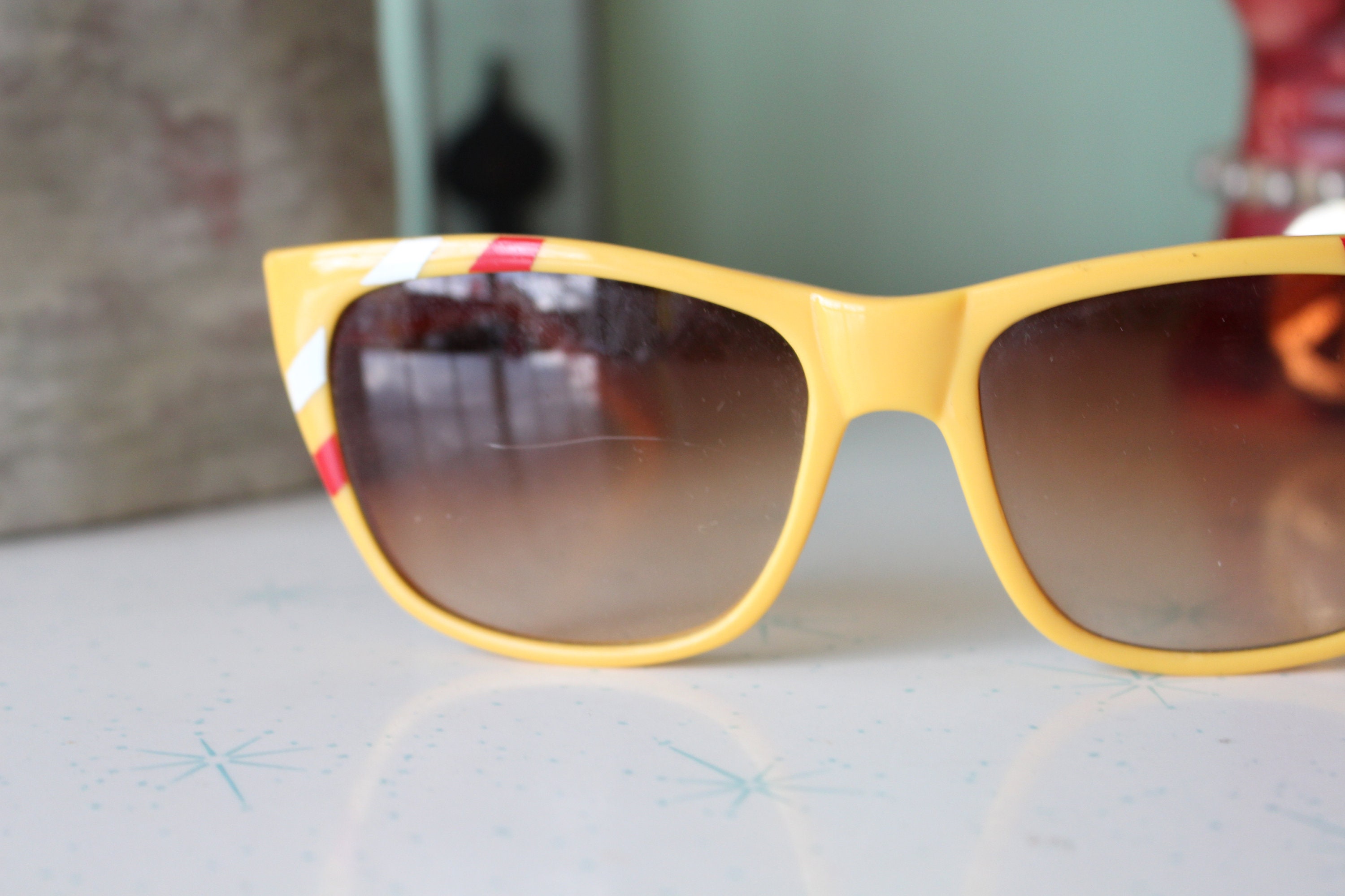 Yellow Mod Fashion Sunglasses Mod Fashion Oversized Bold Frame Flash Mirror Horn Rimmed  main image 2