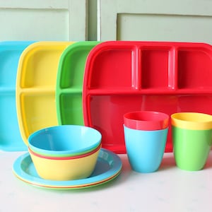 Vintage Colorful Plastic Dinnerware Set: 1970s Picnic Tableware