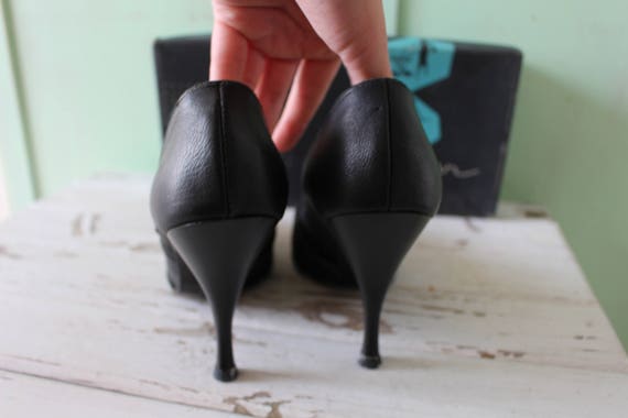 1960s Vintage Fancy Black Leather Pumps...size 6 … - image 4