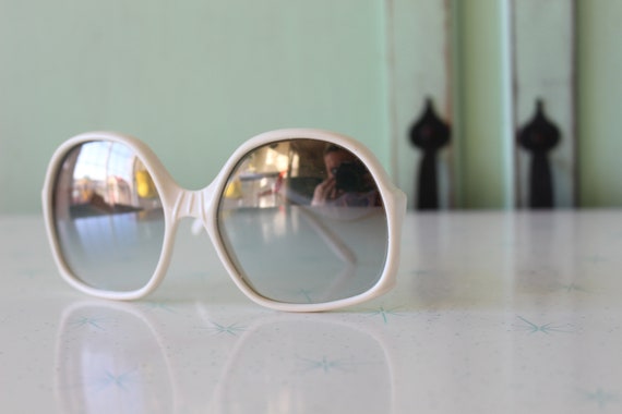 1960s Big Retro Sunglasses..new old stock. classi… - image 7