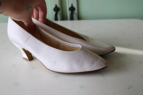 Vintage WHITE WEDDING Hollywood High Heels..size … - image 4