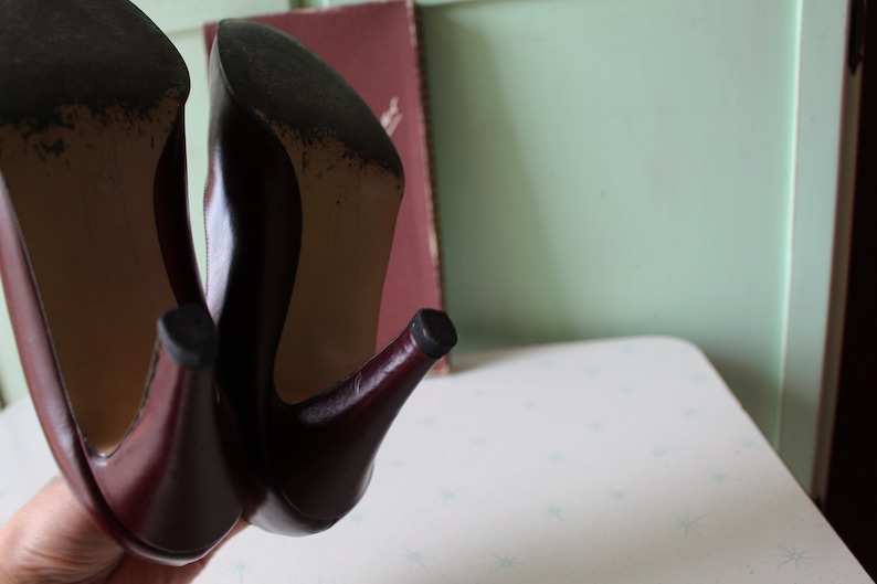 etienne aigner heels