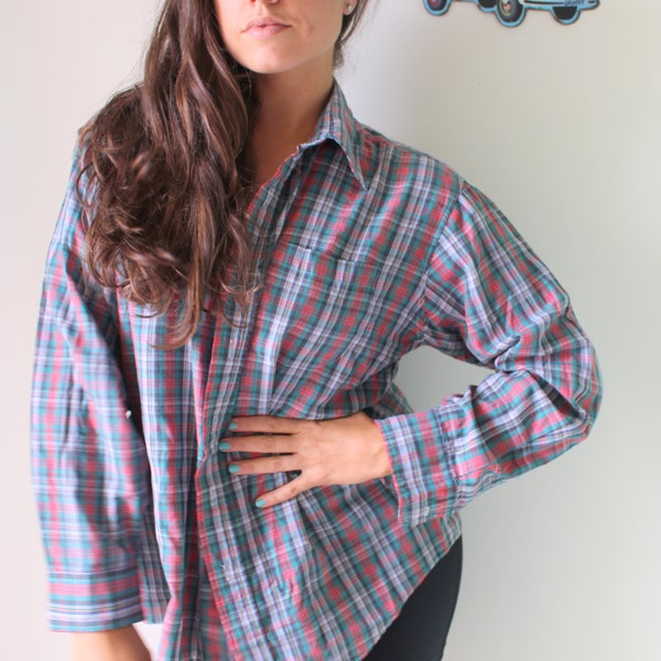 SALE//// Vintage PLAID Button Down..size large..mens clothing. retro. sport. preppy. classic. hipster. designer. fathers day. collared shirt