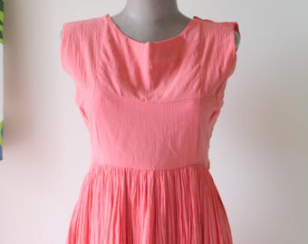 1960s Lovely Vintage PRETTY PINK Dress...gorgeous. retro wedding. bridesmaid. pink. ruffled. pink dream. vintage prom. mid century. fancy