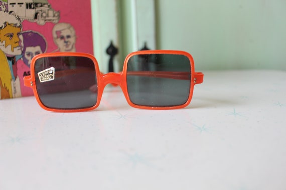 1970s TWIGGY MOD Orange Sunglasses..... rare. twi… - image 3