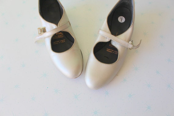 1980s Golden Dance Ballet LEATHER Flats..size 7 w