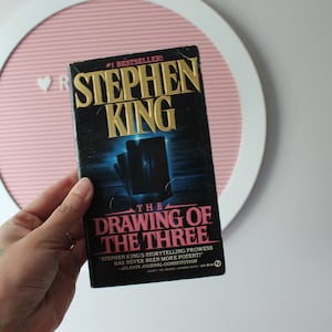 1990 Vintage STEPHEN KING Disegno in brossura dei tre... libri. Best seller. epico. raccogliere. orrore. allarmante. Vintage ▾. fantascienza. romanzo