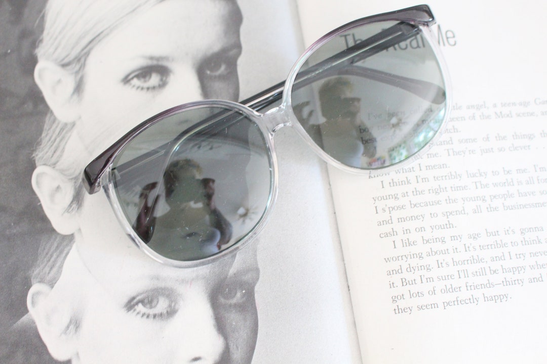 Sale///70s Made in Taiwan ROC Sunglasses..twiggy. Womens Etsy