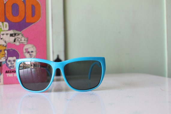 Vintage 1980s Taiwan Roc BLUE Sunglasses...big le… - image 5