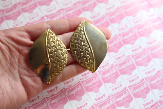 1980s Big GOLDEN GLAM Earrings...HUGE. retro. kit… - image 3