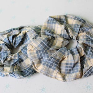 NOS 1980s Hair Bow Lot Set of 2....retro. 1980s prom. women. ladies. oversized. bow. dainty. cute. sweet. accessories. hair bow. blue. funky