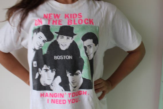 1990s NEW KIDS On The BLOCK Rock Unisex Shirt....… - image 3