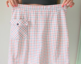 SALE//// 1970s MOD VINTAGE Skirt..size small to medium...retro. red. white. blue. hippie. boho. mod. classic. checkered. striped. mini skirt