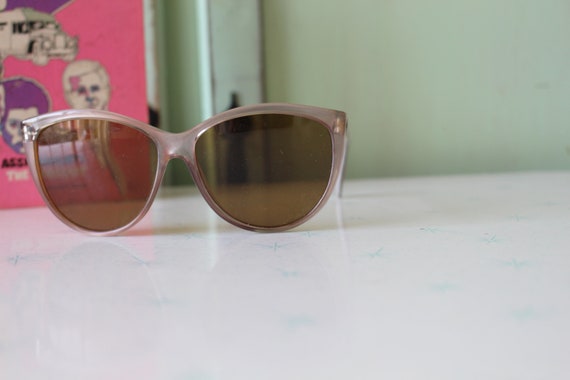 SALE/// Vintage 1980s MOD GIRL Sunglasses.fancy. … - image 3