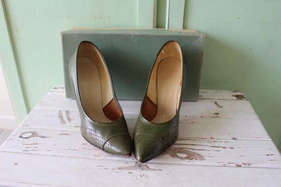 1960s Vintage OLIVE Green Heels.size 6.5 womens..… - image 2
