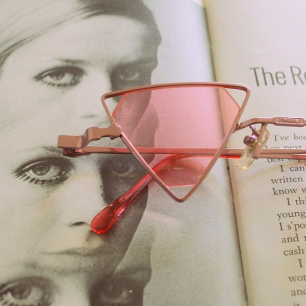 1980s PINK GEOMETRIC Sunglasses.....pink. john lennon. triangle. deadstock. retro sunglasses. vintage sunglasses. hippie. urban. hipster.