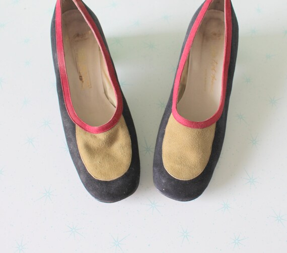 1960s Vintage MOD GIRL Tan Black Red Suede Leather