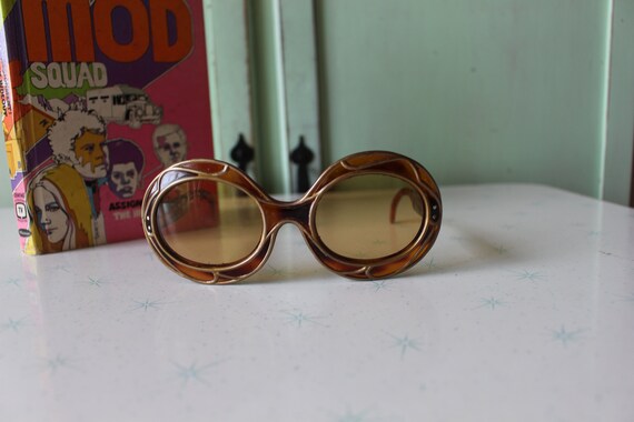 1950s 1960s MOD GIRL Sunglasses....groovy. france… - image 3