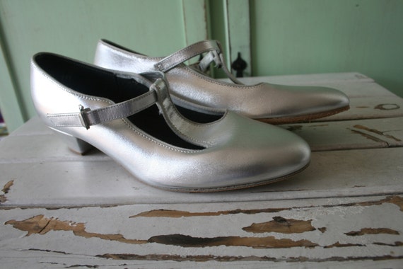 1980s SILVER LEATHER TicTacToe Flats...size 7.5 w… - image 4