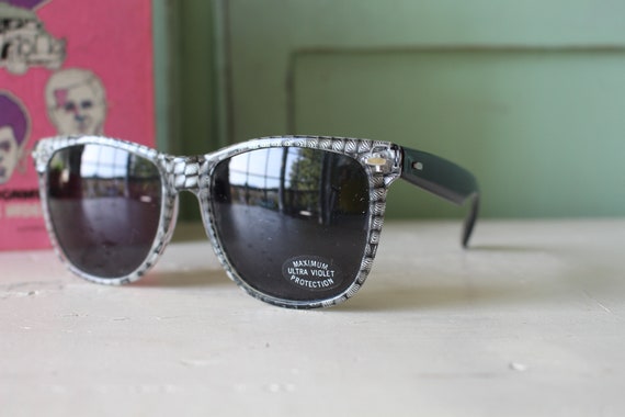 Vintage Hipster Silver Sunglasses...rare. womens … - image 4
