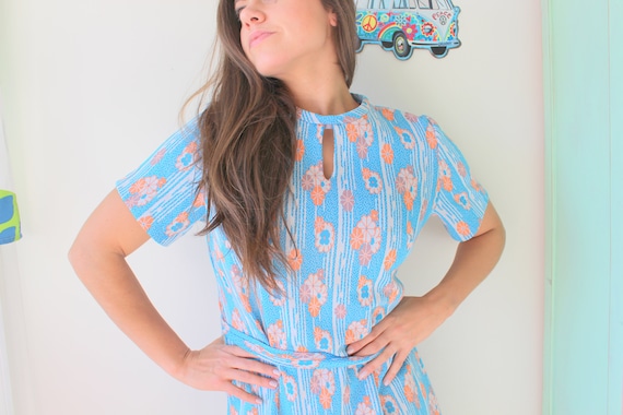 Vintage MOD GIRL Dress....size small to medium wom