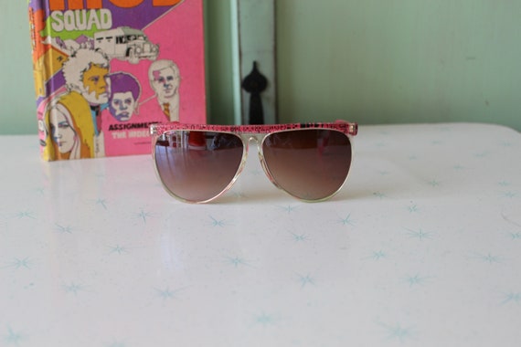 Vintage 1980s MOD GIRL Sunglasses....fancy. big l… - image 2